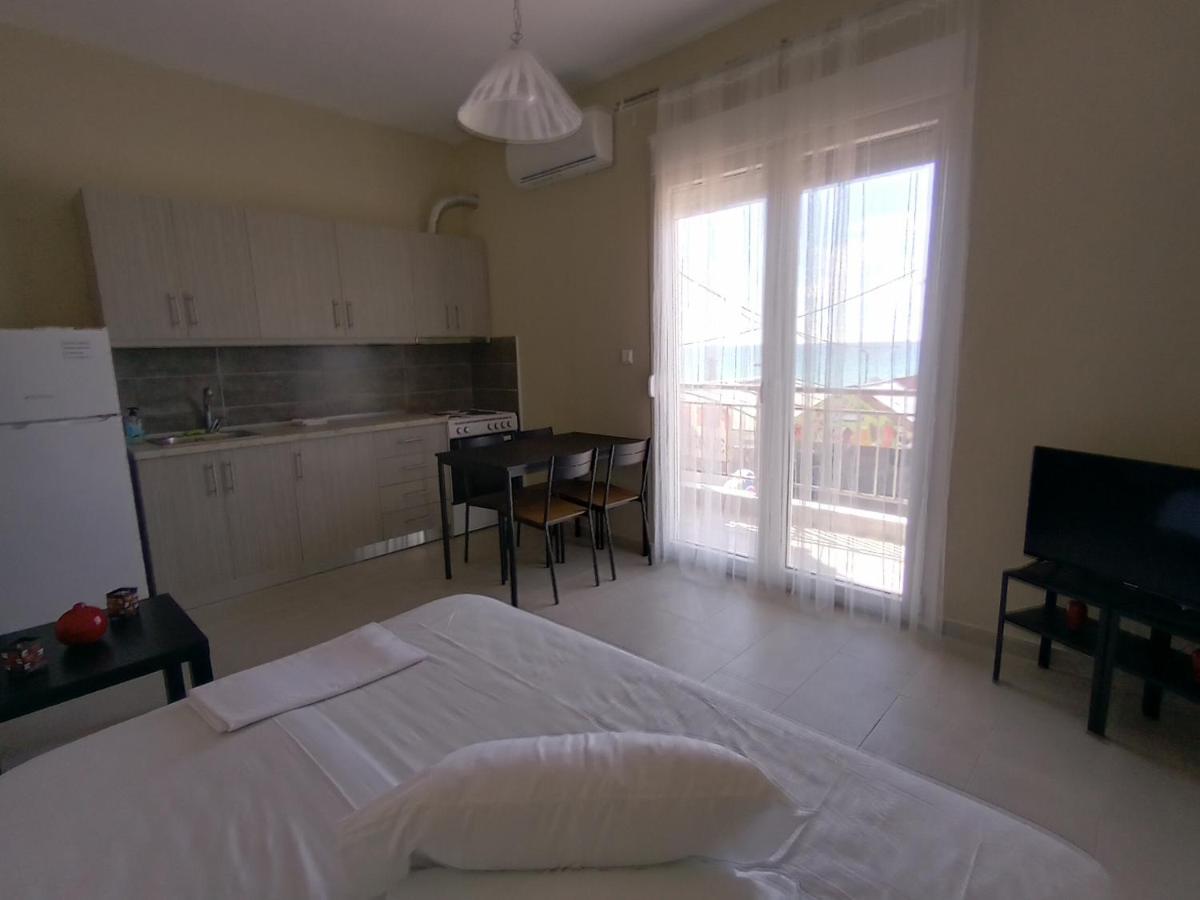 Katerina apartment Nea Plagia Bagian luar foto